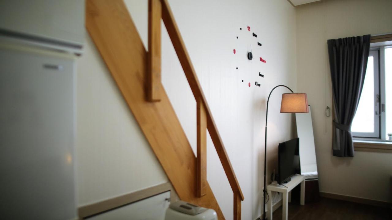 Dongdaemun Modern Studio Сеул Экстерьер фото
